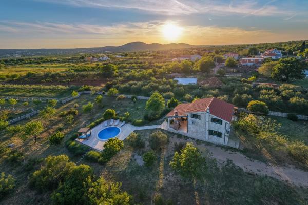 Villa Stone Pearl With Heated Swimming Pool - Zadar