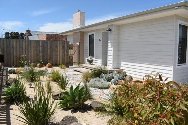 Luxury Coastal Home In Cbd - Warrnambool
