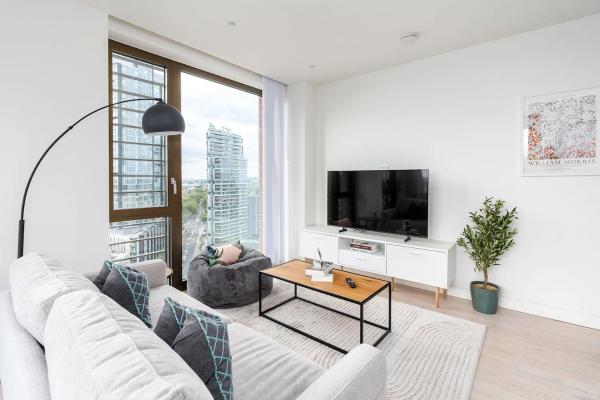 16th Floor Skyline View With Balcony 2br 2ba 2 Min Walk To Old Street Station - 블룸스버리