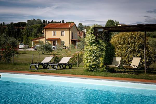 Na zdjęciu widoczny jest obiekt Agriturismo Ai Linchi położony w mieście Sant' Alessio.