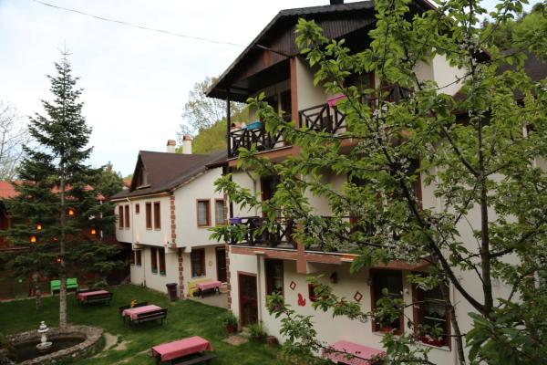 Abant Dort Mevsi̇m Konaği Hostel - Ankara Ili, Türkiye