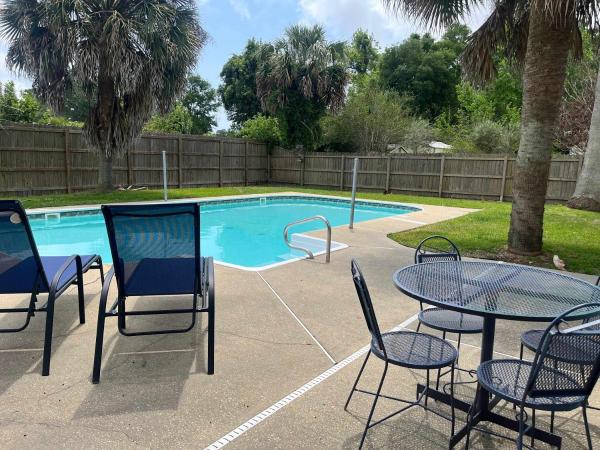 Family Getaway W-pool Park & Near Beaches - Yhdysvallat