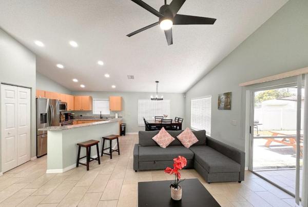 Vacation Home 4br Just Few Minutes Tothe Beachea - Clearwater Beach, FL