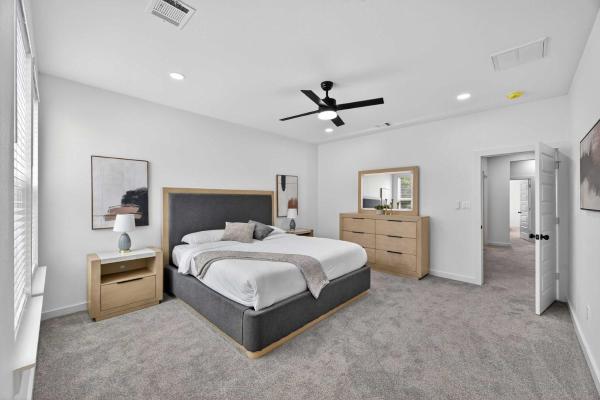 Upscale Home Office Galleria & Nrg - Sugar Land, TX