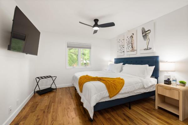 Downtown Top Suite King & Queen Bed - Raleigh, NC