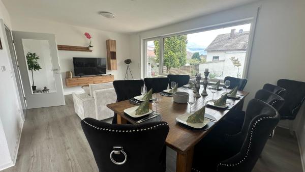 Familienhaus, Moderne Wohnung Mit Whirlpool, Ca 10 Min Von Legoland Entfernt, Sonnige Familienfreundliche, Große Wohnung 100 M2, Fürs Erste Frühstück Gefüllter Kühlschrank, Wunderschöne Terrasse, Privater Parkplatz My Luxury Apartments Denzingen - Günzburg