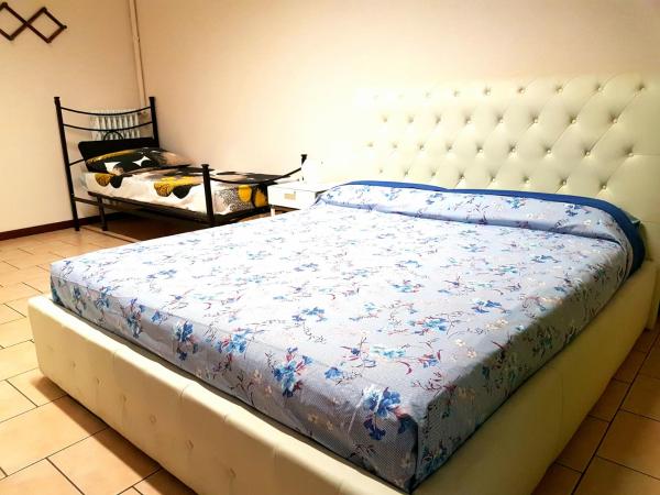 The photo shows the Nightstars B&B located in the city of Mestre.