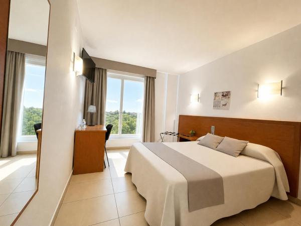 A la foto es mostra l'objecte Hotel Avenida El Morell situat a la ciutat de Vallmoll.