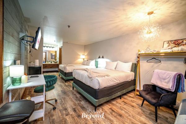 Na fotografii je vidět objekt Glam Jam! - Newly Remodeled Stay in Style! Pets Stay Free nacházející se ve městě Brighton.