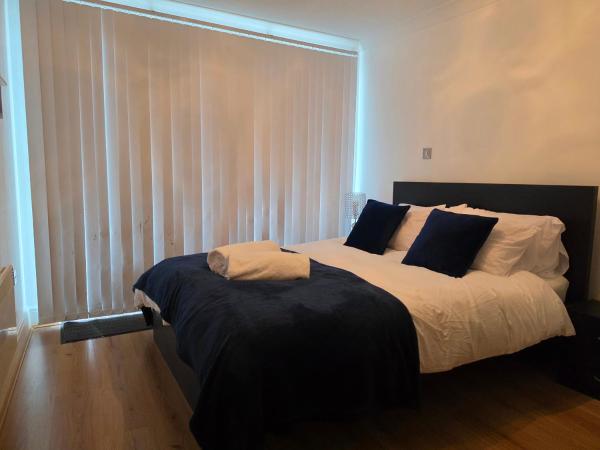 Blue Apartments 2 Bedroom Sleeps Up To 6 People - Selly Oak - Birmingham