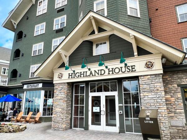 Highland House 420 Village Studio Private Deck Ski In Out - Snowshoe, WV