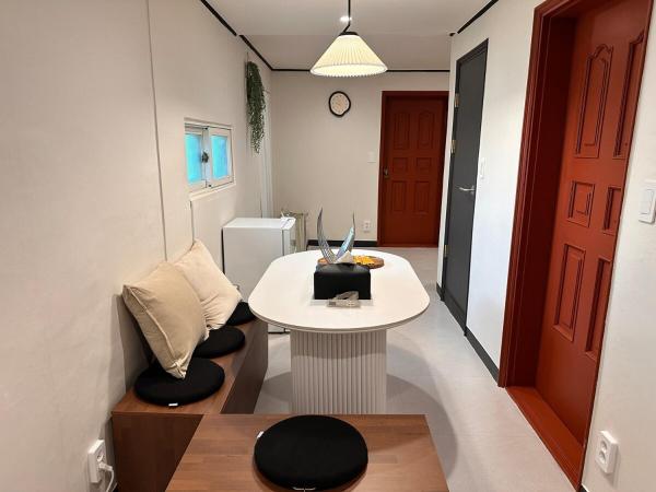 Dongmyo Market, Dongdaemun, Naksan Park 2 Restrooms 4 Queen Beds Free Luggage Storage - Seoul