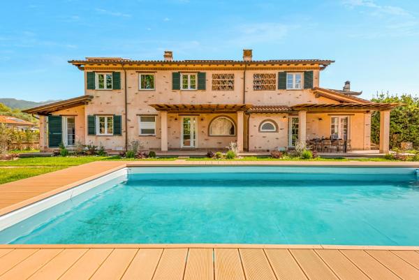 Luxury Oasis Garden Villa Isabella With Pool - Camaiore
