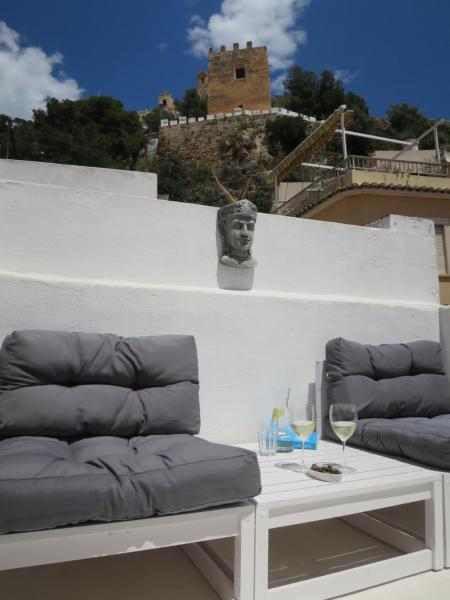 Na fotografii je vidět objekt Casa al Castillo - charming & authentic townhouse - terrace with stunning castle views nacházející se ve městě Cullera.