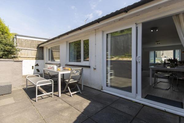 Central Apartment With Parking Minutes From Tenby North Beach - Tenby