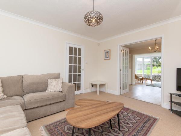 Spacious 3 Bed House With Parking In Upper Weston - Pass The Keys - Bath
