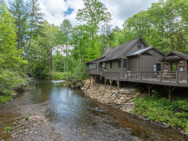 Creekfront Cabin At Snowbird Junction - Robbinsville, NC