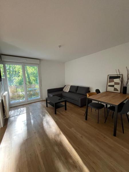 Quiet And Bright Apartment, Tram 2 Minutes Away - Pessac