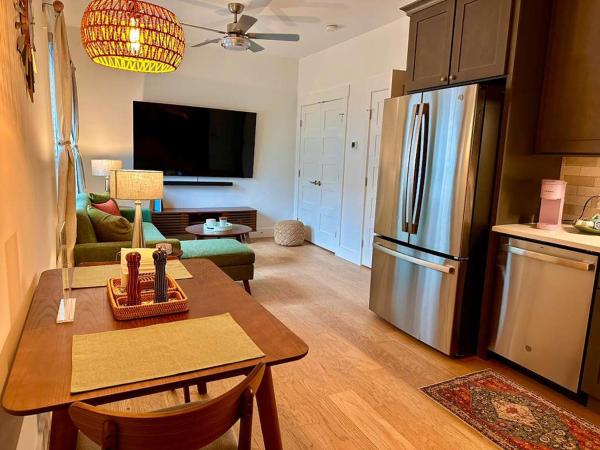 Savannah Victorian District With Game Room - Savannah, GA
