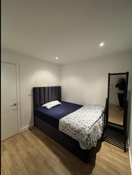 Double Room With Shared Bathroom In Canary Wharf - Beckenham