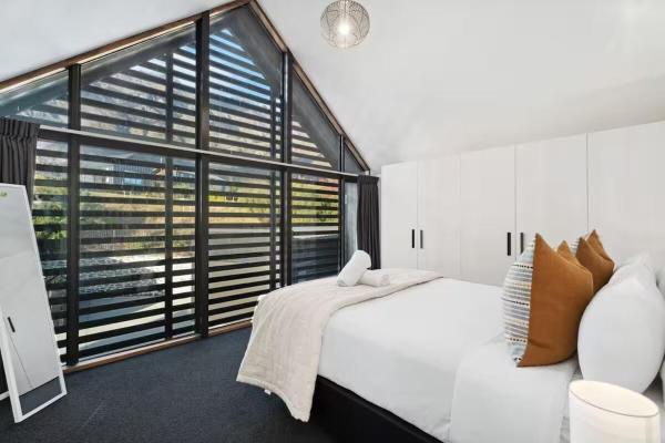 Mountain Panorama Luxury Retreat - Queenstown