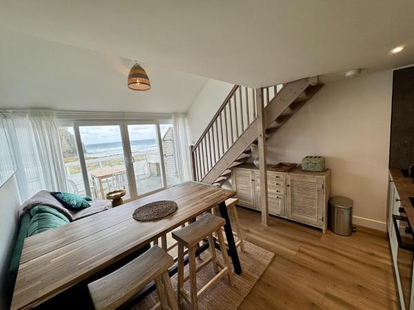 Sea Views, Sunsets And Crashing Waves - Portreath