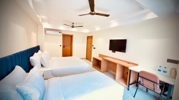 The Signature By Hotel Bb Palace - Delhi