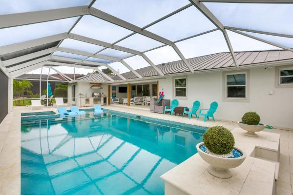 Luxe Canal Home | 2 King Suites | Huge Salt Pool - Punta Gorda, FL