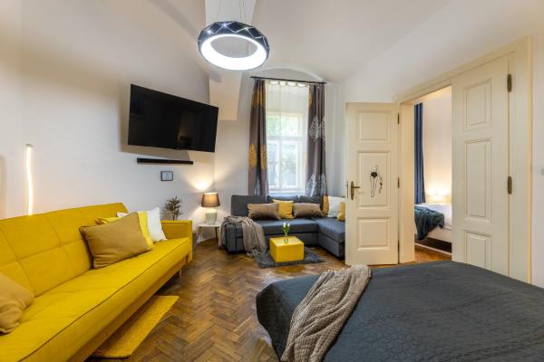 Ultimate Apartment - Private Courtyard - Netflix - Praga