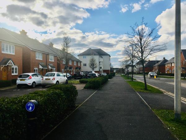 Deluxe Double Bedroom In Wokingham - Bracknell