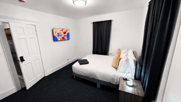 Bachi - Private Room 1 With Parking, Desk & Fast Wifi Near Yale, Quinnipiac, Scsu & Hospitals - New Haven, CT