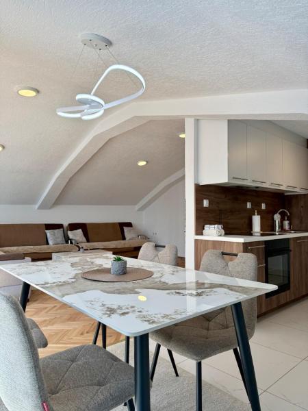 Bright & Spacious Home Stay - Kosovo
