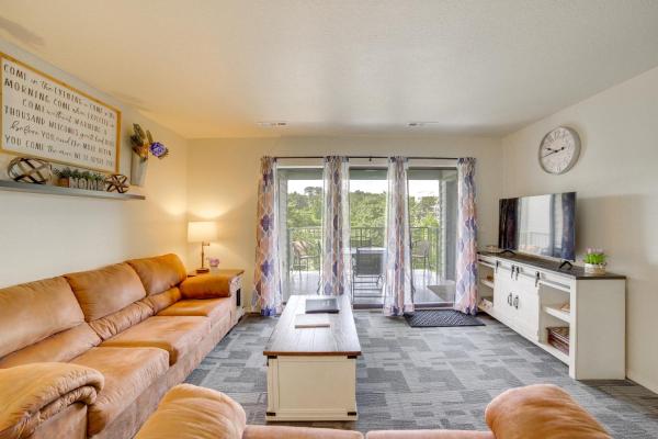Branson Condo With Pool - Walk To The Strip! - Branson, MO