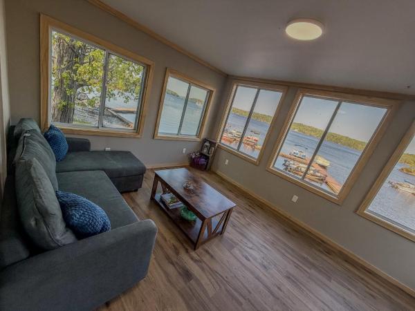 Dockside Retreat- Renovations & Upgrades Coming! - Hammond, NY