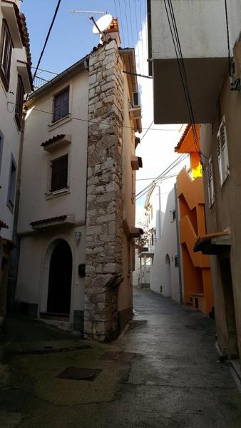 På billedet ses objektet Old Town Baska beliggende i byen Baška.