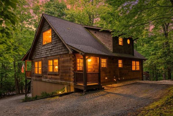Camp Sasquatch - Powder Horn Mountain - North Carolina