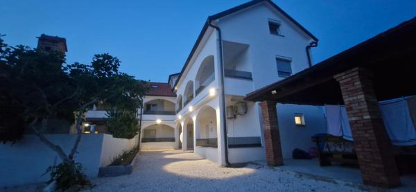 Apartmani Lucija 3 - Novalja