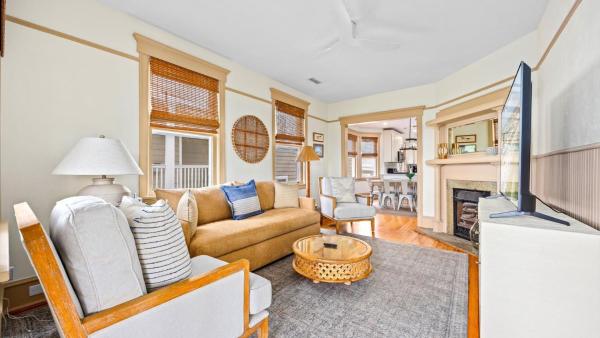 Modern Historic Charm 4br One Block To Beach - Ocean City, NJ