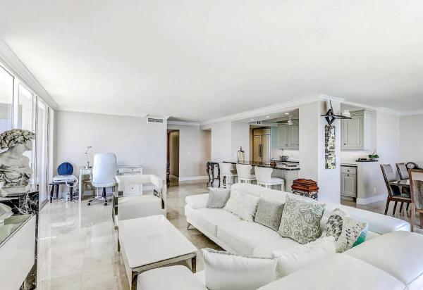Elegant 3 Bedroom Oceanview Condo With Balcony - Boynton Beach, FL