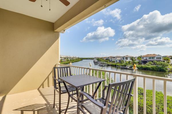 Walk To Beach & Marina! Ruskin Resort Retreat - Pinellas County, FL