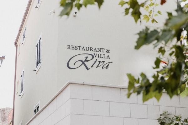 A la foto es mostra l'objecte Villa Riva situat a la ciutat de Makarska.