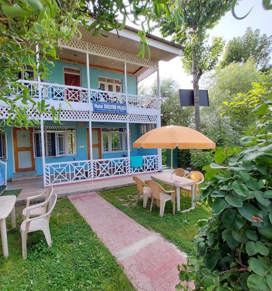 A la foto es mostra l'objecte Hotel Chachoo Palace situat a la ciutat de Srinagar.