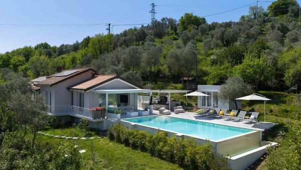 Villa Lunezia 6, Emma Villas - Aulla