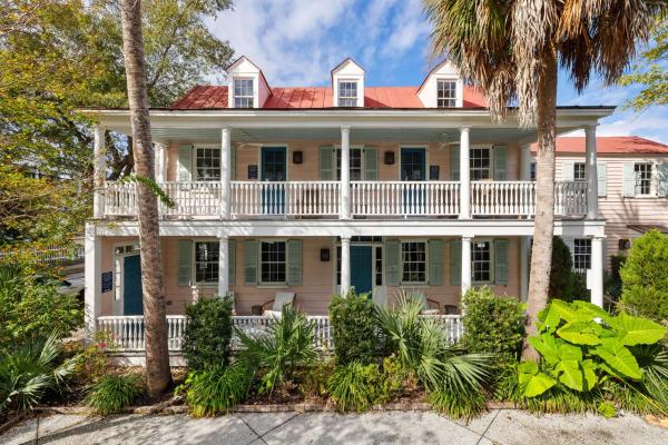 The Barbados House Luxury House Sleeps 12 - Charleston, SC