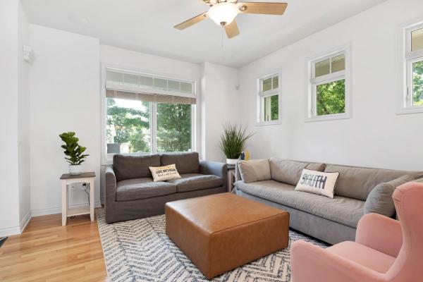 Cozy Home W/fire Pit - 1 Block To Beach & Close To Town - South Haven, MI
