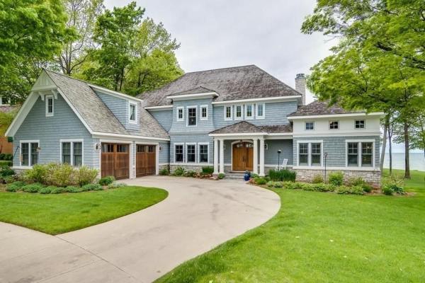 Luxury Retreat With Lake Views, Hot Tub, Fire Pit & Association Pool - South Haven, MI