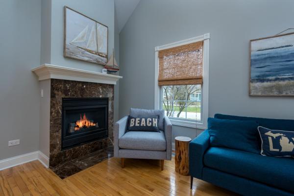 5 Bedroom Coastal Beach House - 2 Blocks To South Beach! - South Haven, MI
