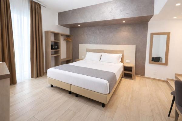 Na fotografii je vidět objekt Hotel Luxor Florence nacházející se ve městě Florencie.