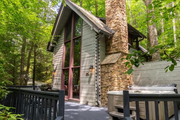 The Dog House - Romantic Hot Tub Creekside Firepit Perfect Couples Getaway - Boone, NC