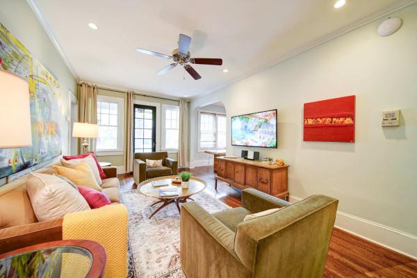 Luxurious Myers Park Living With Screened Porch - Charlotte
